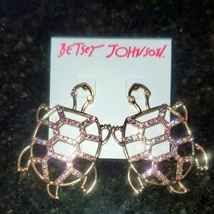 Betsey Johnson turtle earrings